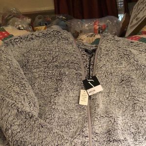 VERA WANG SLEEP JACKET. 2X